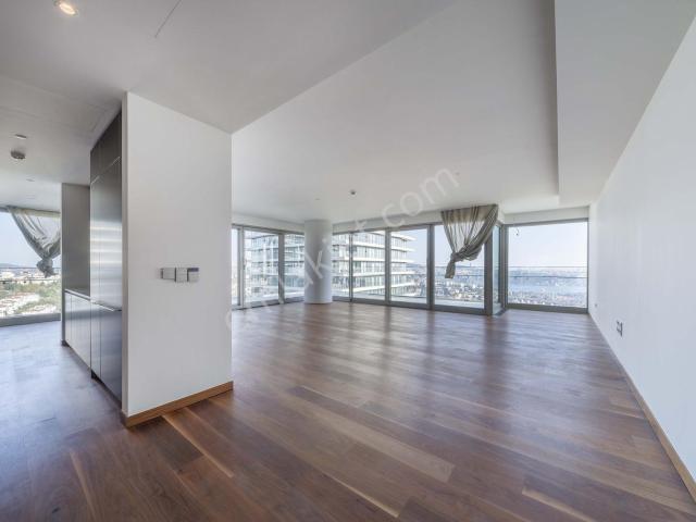 Zorlu Center Da 300 M2 Yüksek Kat Boğaz Manzaralı 4+1 Satılık