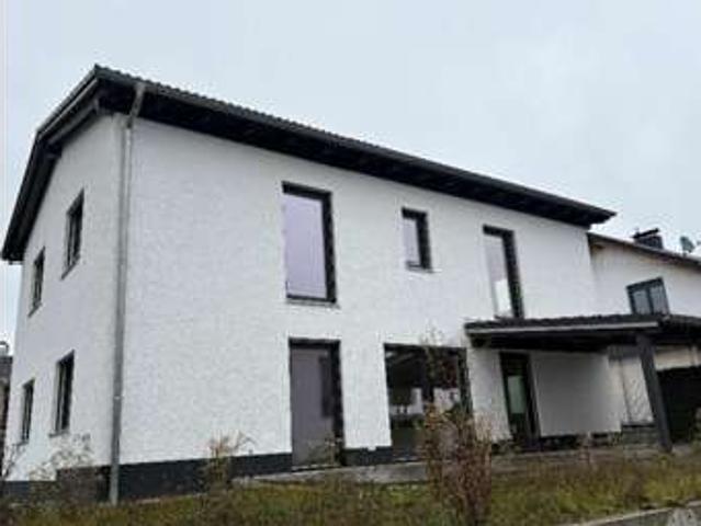 Zwangsversteigerung eines modernen Einfamilienhauses in Bogen
