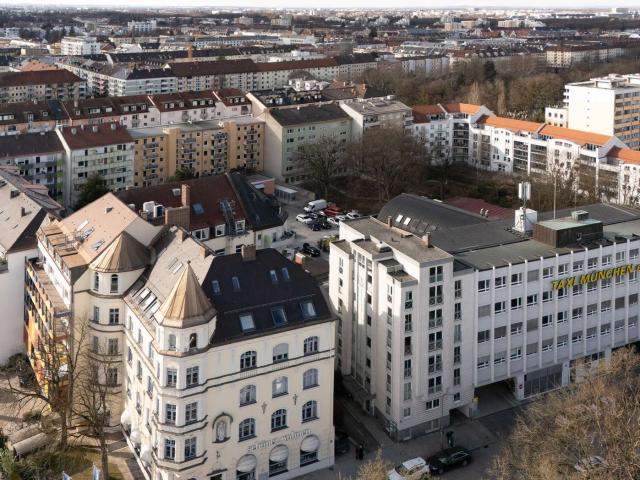 Zwei Mehrfamilienhäuser in Bestlage am Harras – 50 % Gewerbe & 50 % Wohnen
