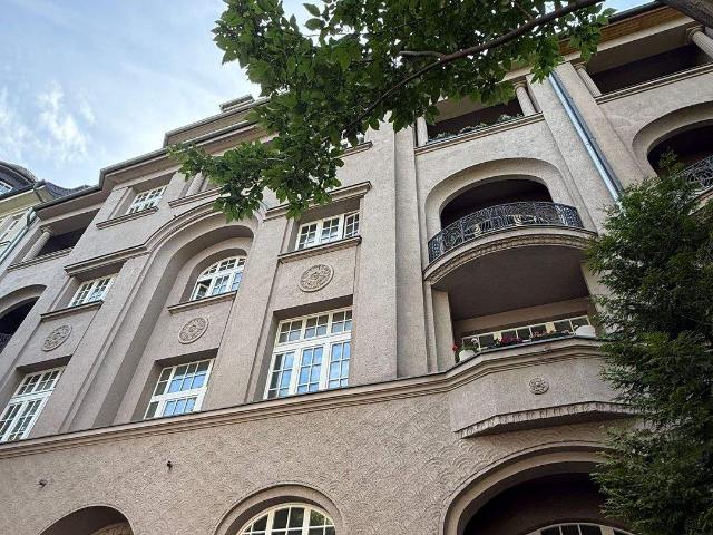 Zwei Balkone in fantastischem GrÃ¼nderzeithaus warten auf Sie