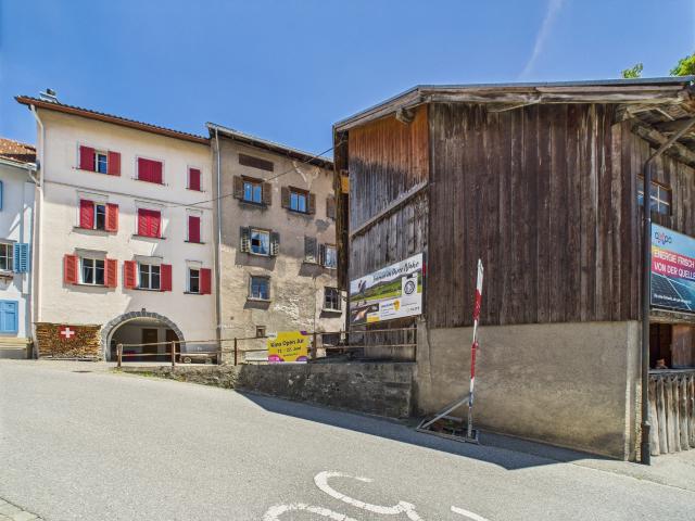 Zwei charmante Häuser mit Stall in Tamins GR ideal für Familien, Kreative und Naturliebhaber