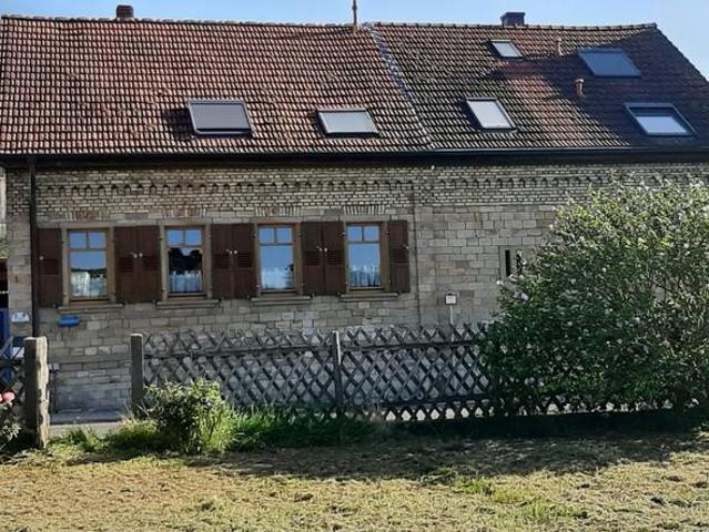 Zwei Doppelhäuser Hofreite
