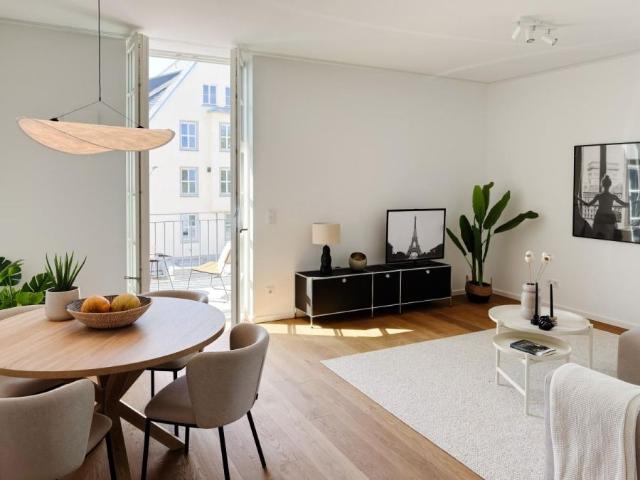 Zwei Etagen pure Eleganz – erleben Sie luxuriöses Wohnen neu!