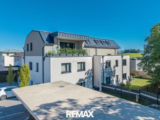 Zwei Ebenen. Ein Zuhause Stilvolle Maisonette Wohnung im Nördlichen Flachgau