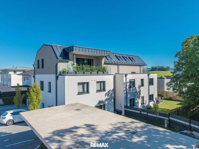 Zwei Ebenen. Ein Zuhause Stilvolle Maisonette Wohnung im Nördlichen Flachgau