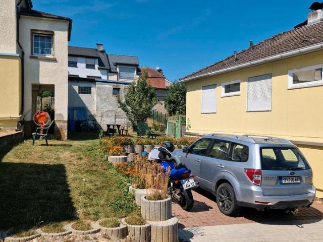 Zwei Einfamilienhäuser auf ca. 990 m² Grundstück