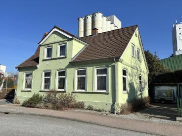 Zwei Einfamilienhäuser in zentraler Hafennähe