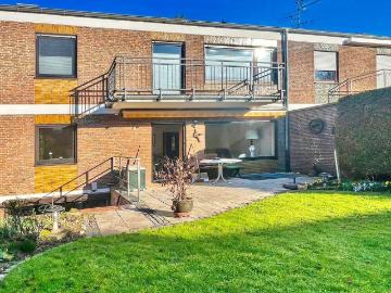 Zwei Einheiten, ein Zuhause Modernisiertes Zweifamilienhaus mit Gartenidylle & viel Lebensraum