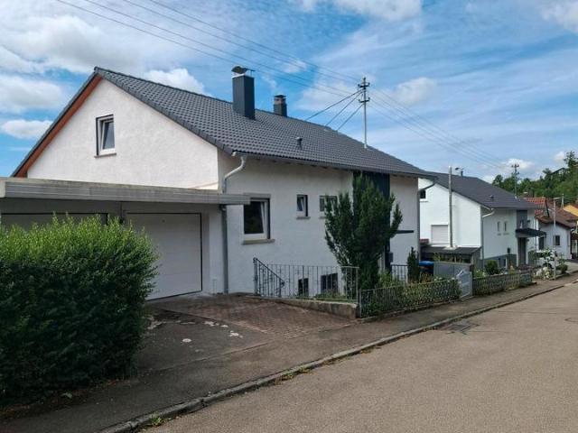 Zwei Familien haus zu verkaufen!