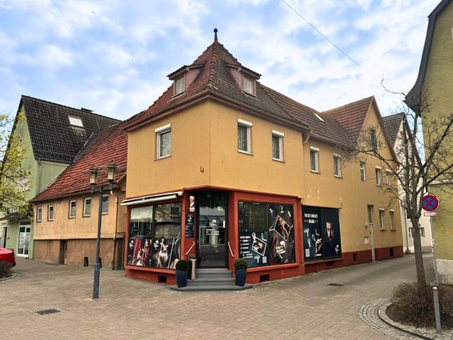 Zwei Gebäude eine Chance, Wohn und Geschäftshaus + 1