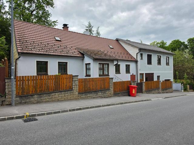 Zwei Haus Liegenschaft mit vielen Extras ideal für Großfamilie, Wohnen + Arbeiten oder Vermietung