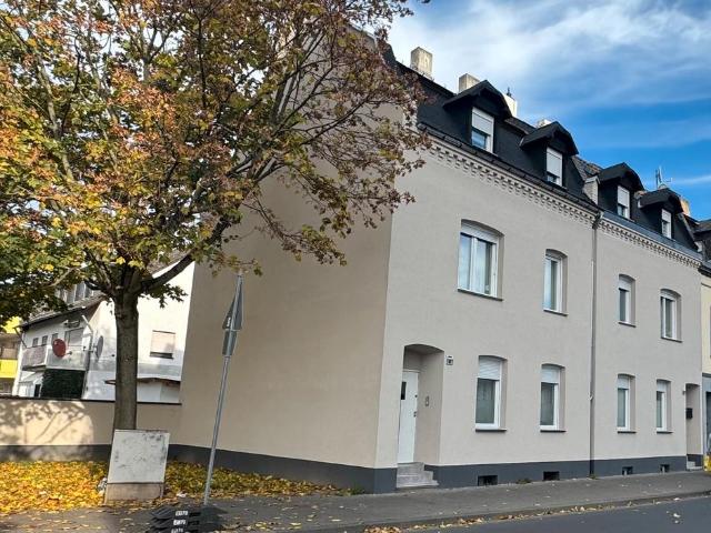 Zwei Häuser vier Wohnungen