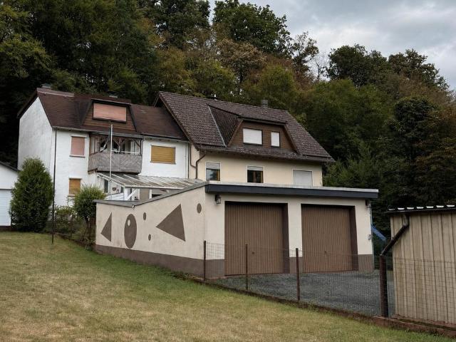 Zwei Häuser am Waldrand – ca. 380 m² Wohnfläche