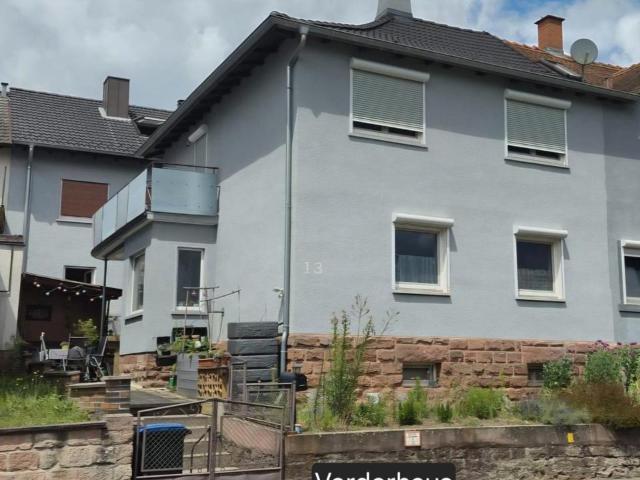 Zwei Häuser. Eine Entscheidung. Unzählige Möglichkeiten
