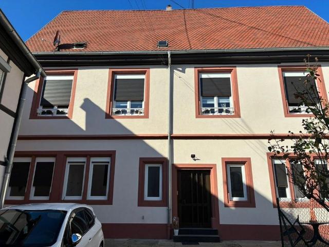 Zwei Häuser im Zentrum von Weißenburg