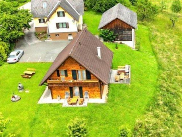 Zwei Häuser nebeneinander – perfektes Zuhause für die Großfamilie