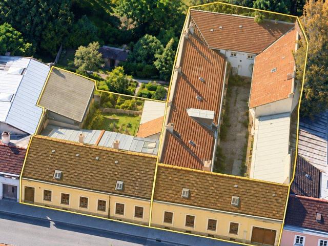 Zwei Liegenschaften im historischen Ortskern – vielseitiges Wohn, Gewerbe und Heurigenpotenzial