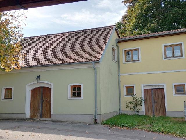 ZWEI PRESSHÄUSER AUF BAUGRUND KANN ZU WOHNHAUS AUS/UMGEBAUT WERDEN