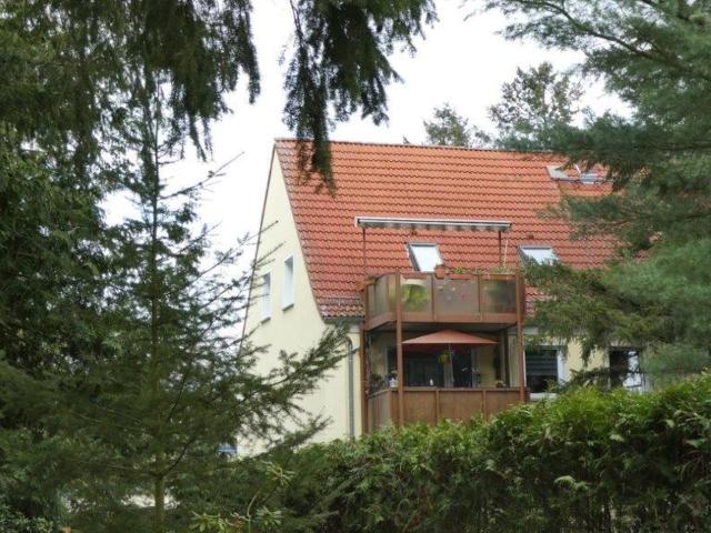 Zwei Raum Dachgeschoss im GRÜNEN