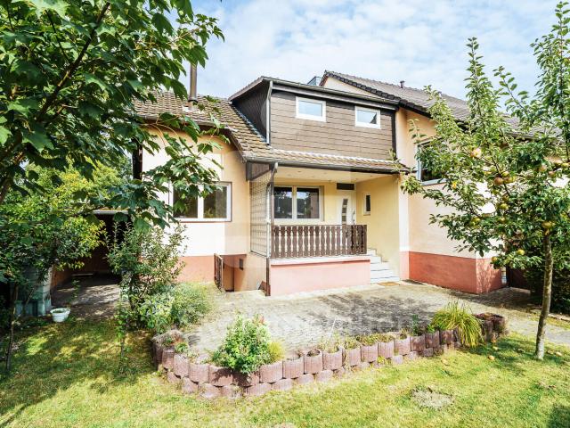 Zwei sanierte Eigentumswohnungen in einem Angebot. Ihr Traumhaus in Rösrath Stümpen!