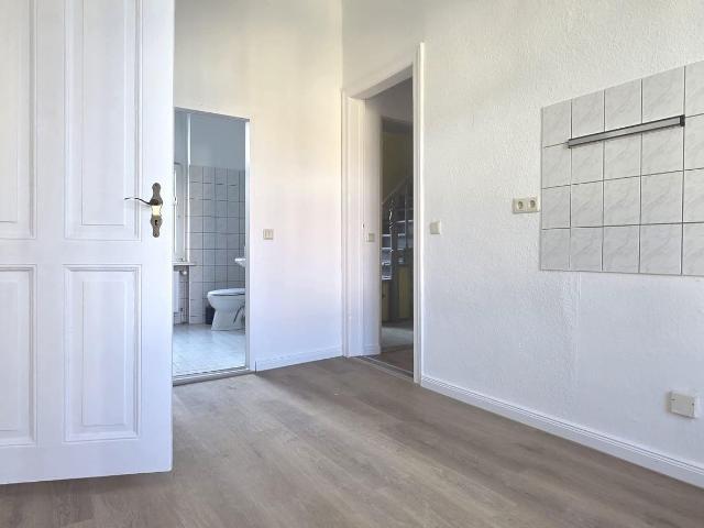 Zwei schöne sanierte 1 Zimmerwohnung im 2 OG / 3OG frei