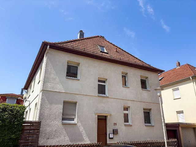 Zwei Wohnungen unter einem Dach mit Garage und kleinem Garten zentral in Coburg