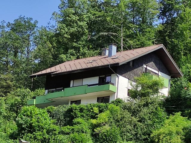 Zwei Wohnungen, ein Hausgefühl: „Haus im Haus Charakter“ mit Garten, Sauna und Kaminzimmer