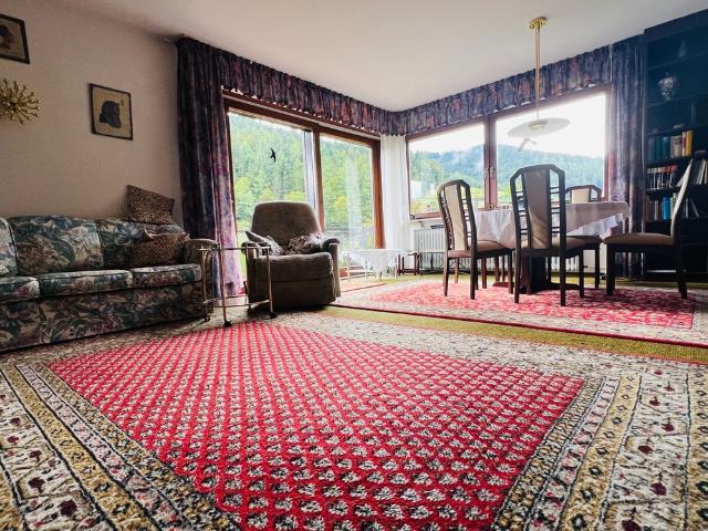 Zwei Wohnungen, ein Hausgefühl: „Haus im Haus Charakter“ mit Garten, Sauna und Kaminzimmer