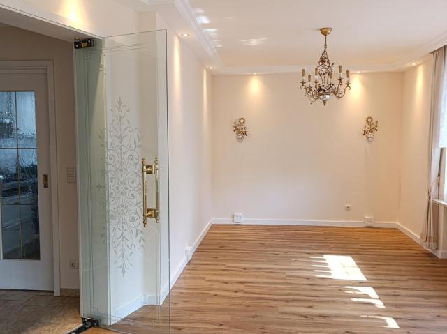 Zwei Wohnungen in einem: renovierte EG Wohnung mit Apartment, Terrasse und Garten