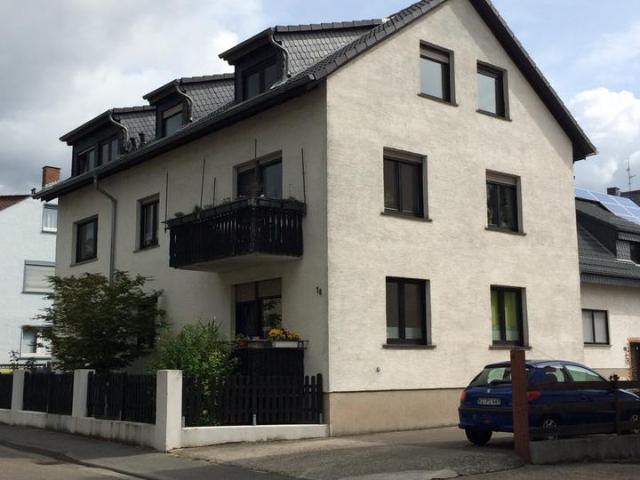 Zwei Wohnungen plus Parkplatz im Paket