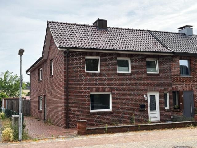 Zwei Wohneinheiten unter einem Dach – vielseitig nutzbares Wohnhaus in Nordhorn