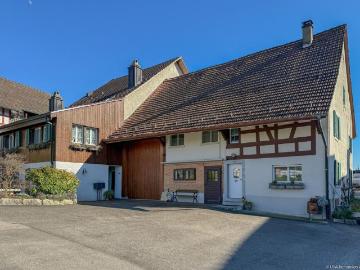 Zwei Wohnhäuser, Bauland und Garage für Wohnmobil!