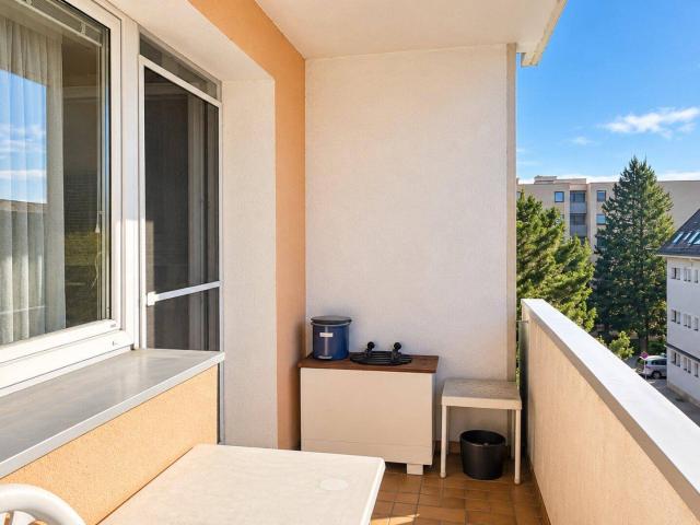 ZWEI ZIMMER, VIEL RAUMGEFÜHL – UND DER WIENERWALD VOR DER LOGGIA | ZELLMANN IMMOBILIEN