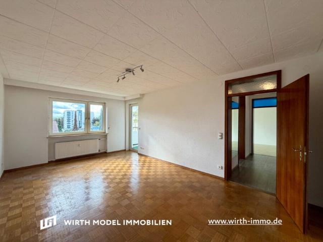 Zwei Zimmer Wohnung mit Balkon und TG Stellplatz | Bergl