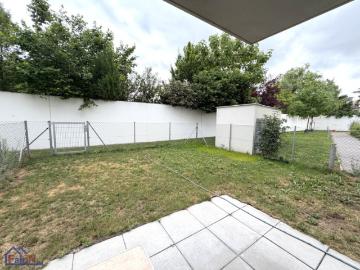 !Zwei zimmer wohnung mit eigengarten und stellplatz in ruhelage!