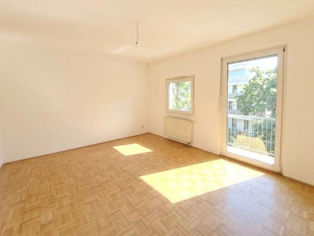 Zwei Zimmer Wohnung mit Innenhofbalkon nahe Lendplatz