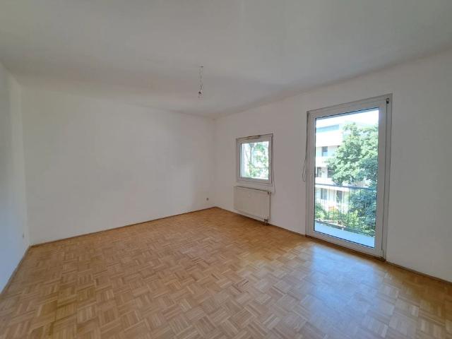 Zwei Zimmer Wohnung mit Innenhofbalkon nahe Lendplatz