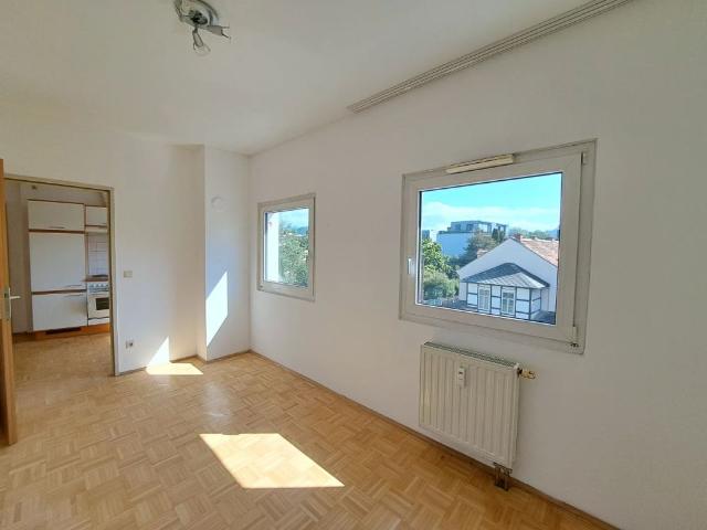 Zwei Zimmer Wohnung mit Innenhofbalkon nahe Lendplatz