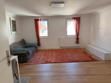 Zwei Zimmer Wohnung für April und Mai 2026