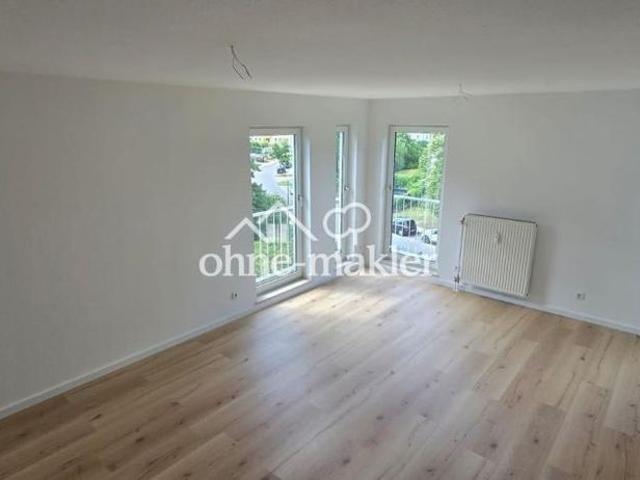 zwei Zimmer Wohnung in Bernau bei Berlin mit Balkon & Tiefgarage frisch renoviert