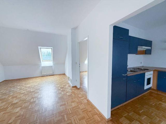 Zwei Zimmer Wohnung in Trautmannsdorf. !