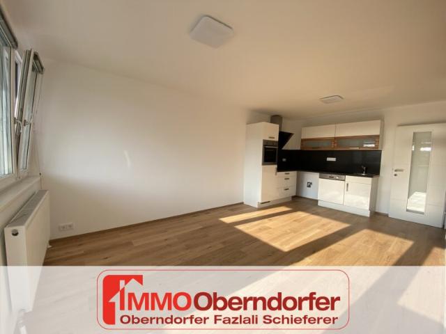 Zwei Zimmer Wohnung Loggia und toller Aussicht | LEHEN
