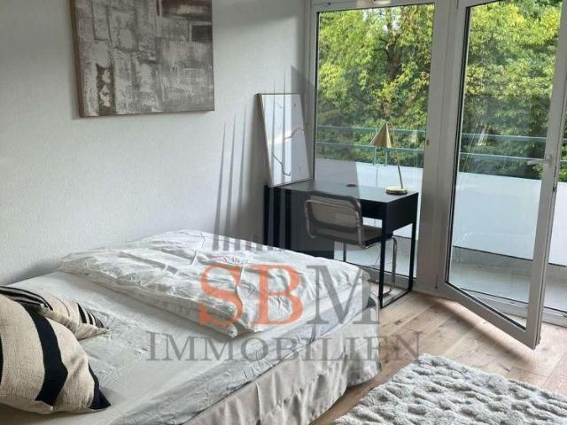 Zwei Zimmer ab sofort frei! Charmante 3er WG in Johanneskirchen – mit Balkon & Aufzug