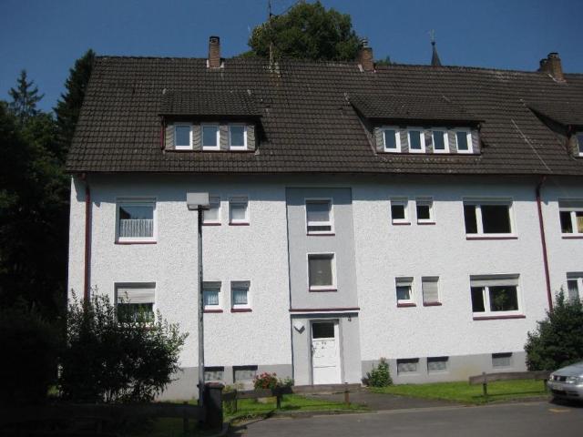 ZWEI ZIMMER DACHGESCHOSSWOHNUNG IN BRÜNINGHAUSEN