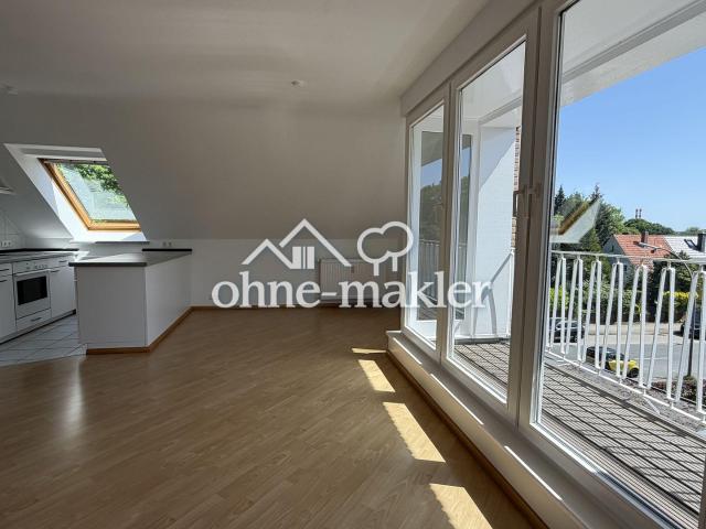 ZWEI ZIMMER DACHGESCHOSS WOHNUNG LOGGIA, HELL, RUHIG