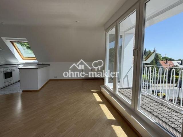 ZWEI ZIMMER DACHGESCHOSS WOHNUNG LOGGIA, HELL, RUHIG