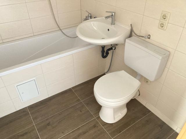 ZWEI ZIMMER mit Balkon!