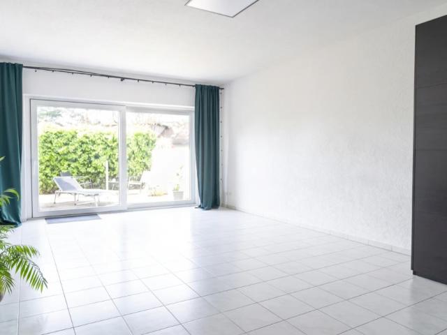 Zwei Zimmer Souterrainwohnung in Neunkirchen!