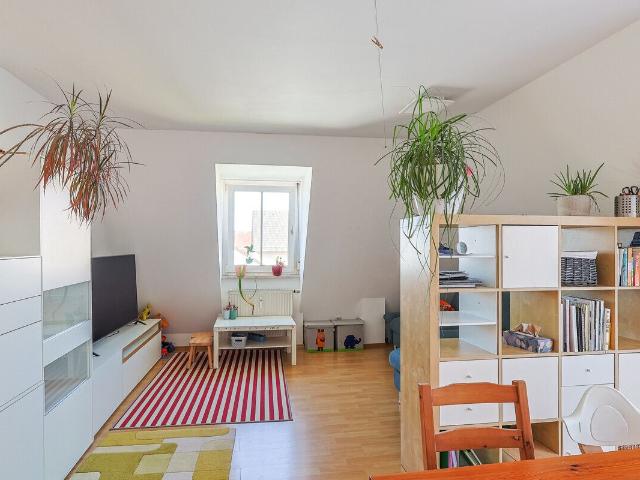 Zweifacher Balkon, viel Licht, viel Platz: Attraktive 3 Zimmer Dachgeschosswohnung