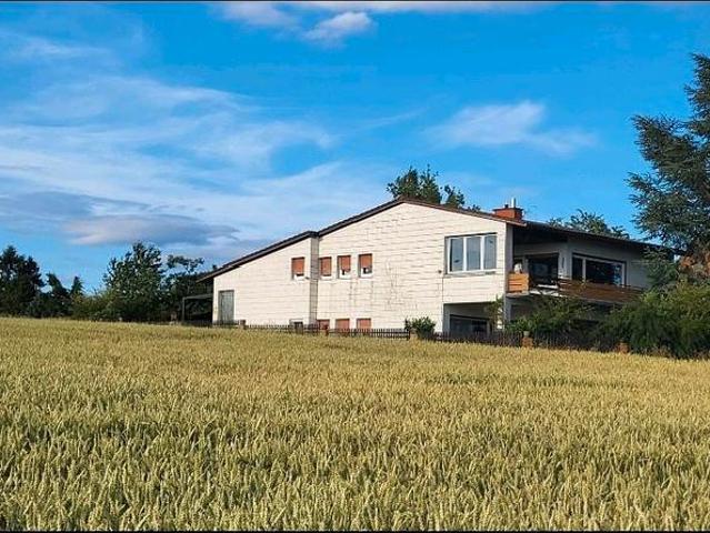 ZweiFamHaus, Einliegerwhg Feldrandlage, Fernsicht. VON PRIVAT